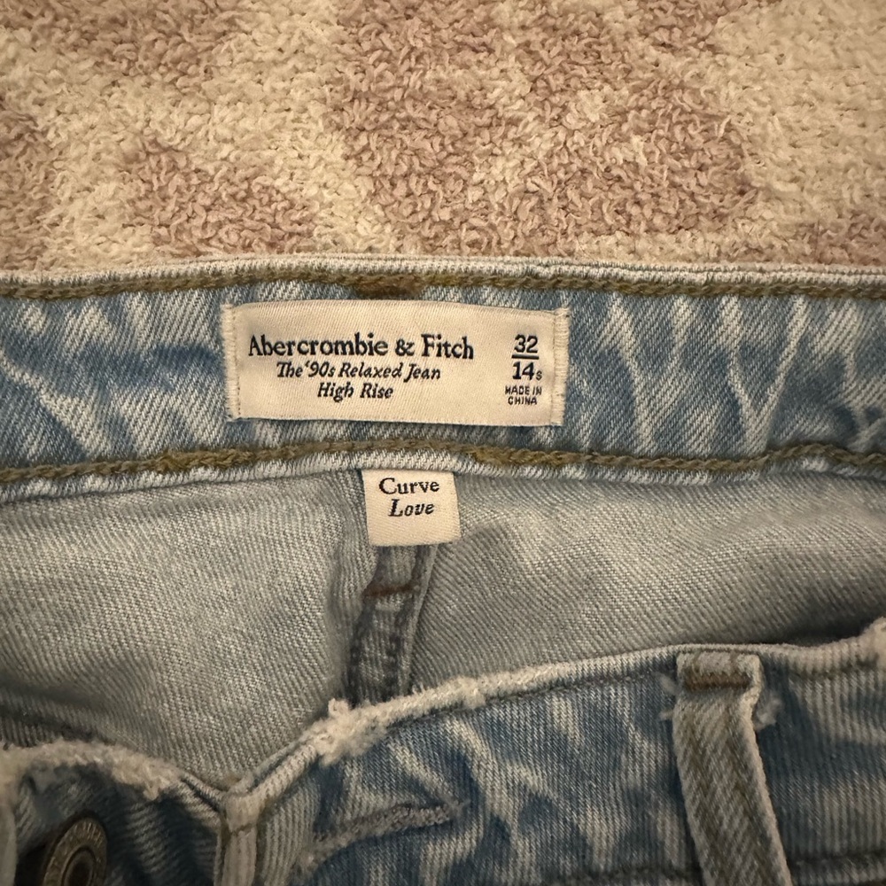 Curve Love High Rise 90s Relaxed Jean - Picture 7 of 7